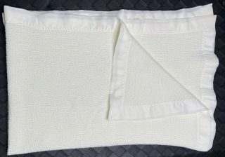Vintage Je Morgan White Thermal Waffle Acrylic Baby Blanket Nylon Satin Trim Usa