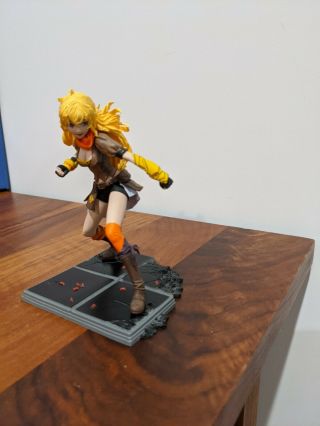 Rwby Yang Rooster Teeth Mcfarlane Toys Series 1 Action Figure No Box